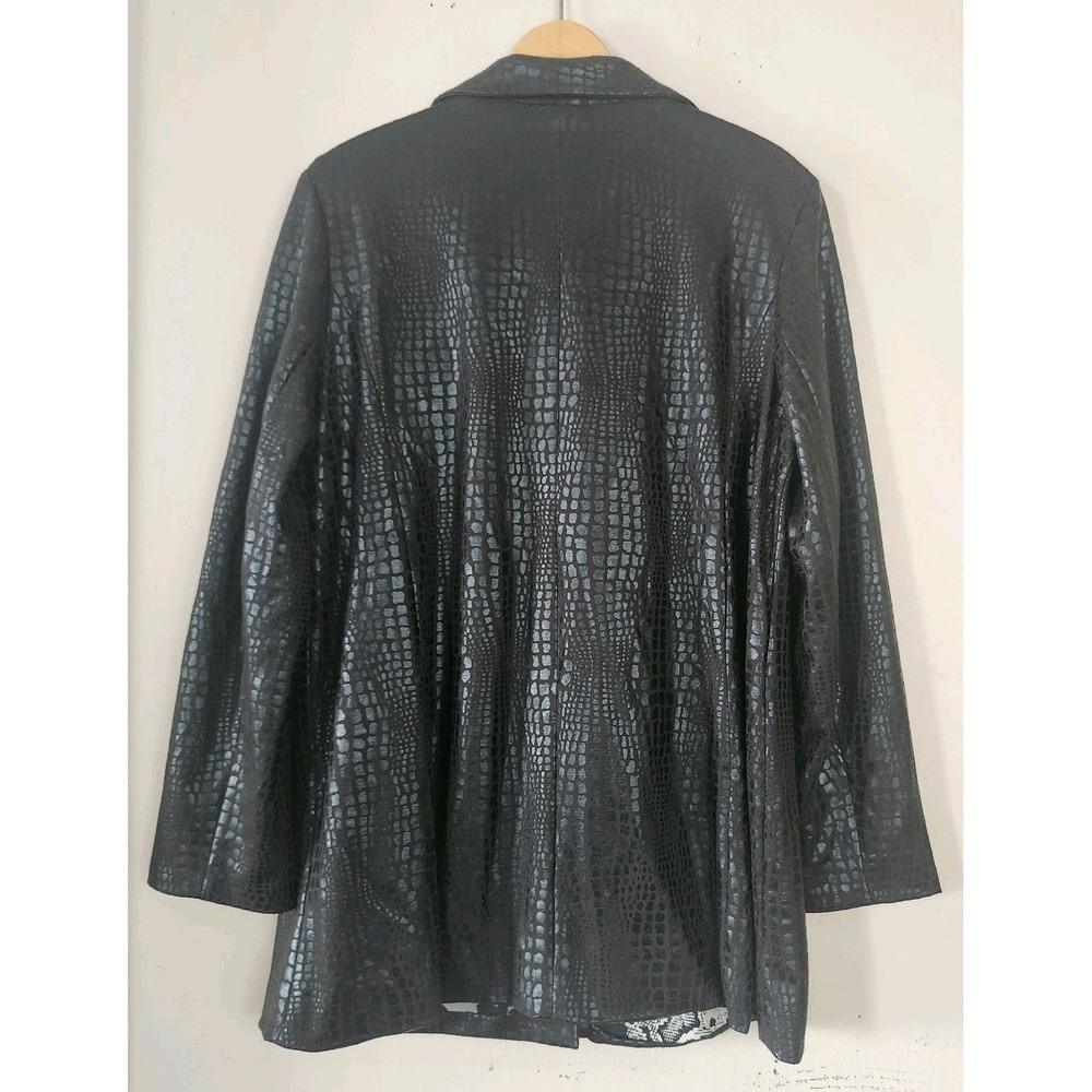Effortless Style Citiknits Womens Medium Black Reptile Print Knit Button Jacket - Picture 3 of 6